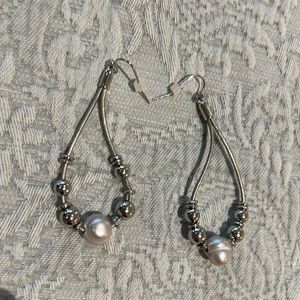 White House/Black Market dangle earrings with pearl